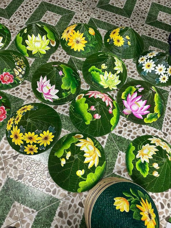 Trang trí nón lá (12)