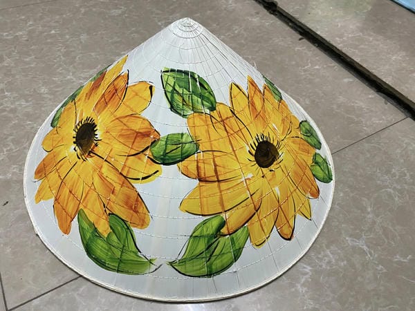 Trang trí nón lá (4)