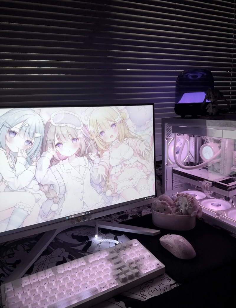 decor bàn máy tính gaming 2