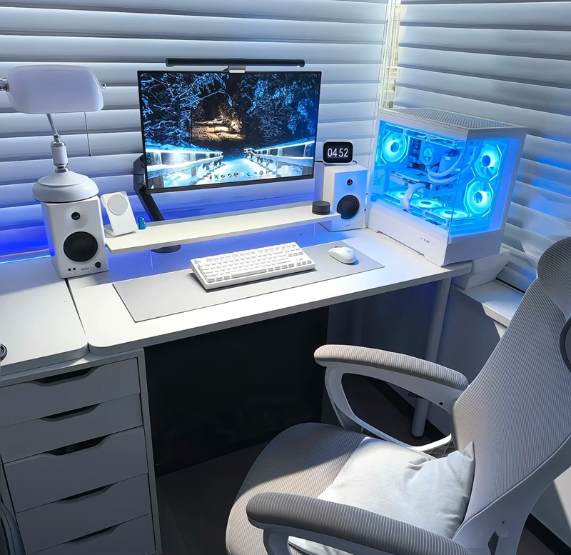 decor bàn máy tính gaming 32