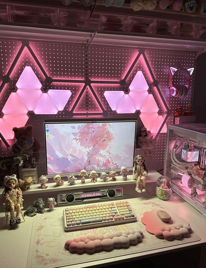 decor bàn máy tính gaming 4