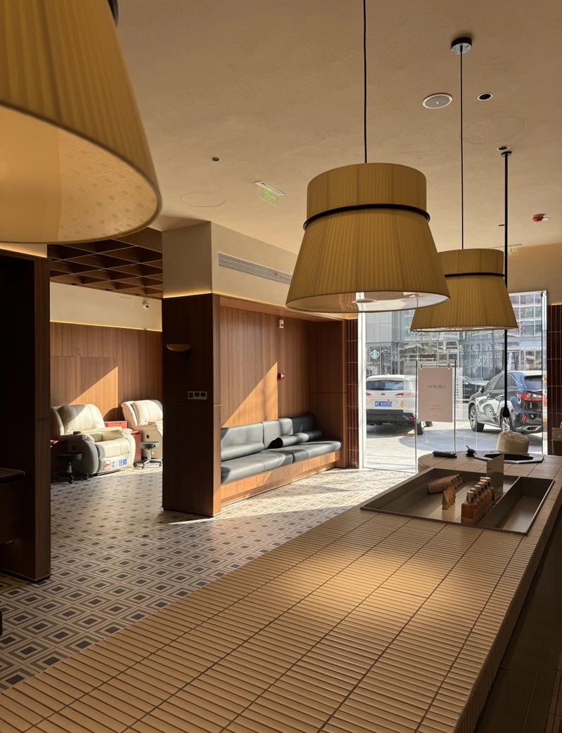 decor tiệm nail 10