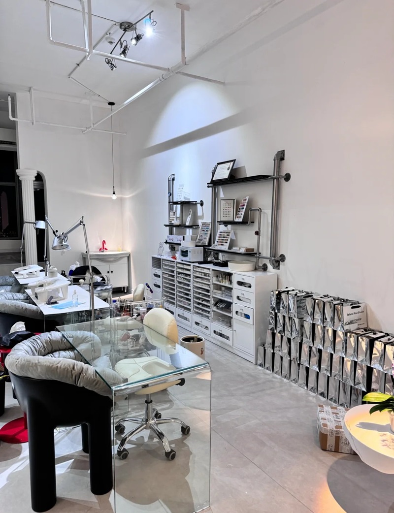 decor tiệm nail 11