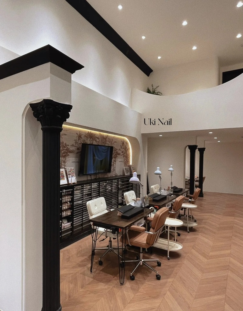 decor tiệm nail 13