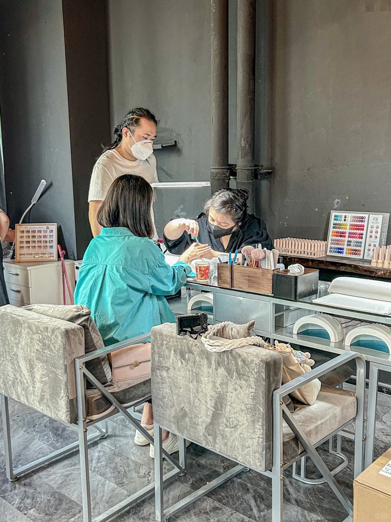 decor tiệm nail 15