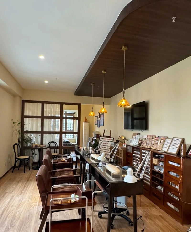 decor tiệm nail 24