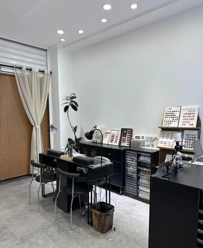 decor tiệm nail 25