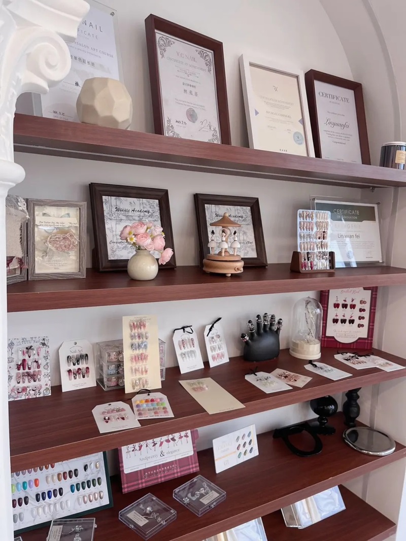 decor tiệm nail 31