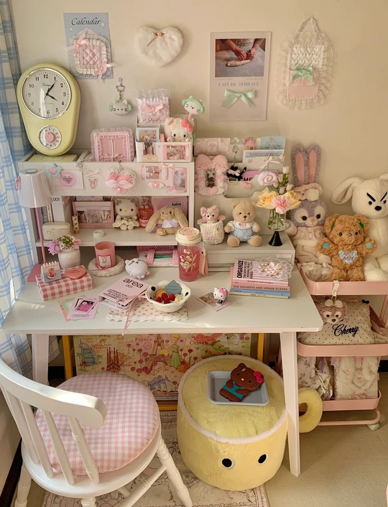 trang trí bàn học 12