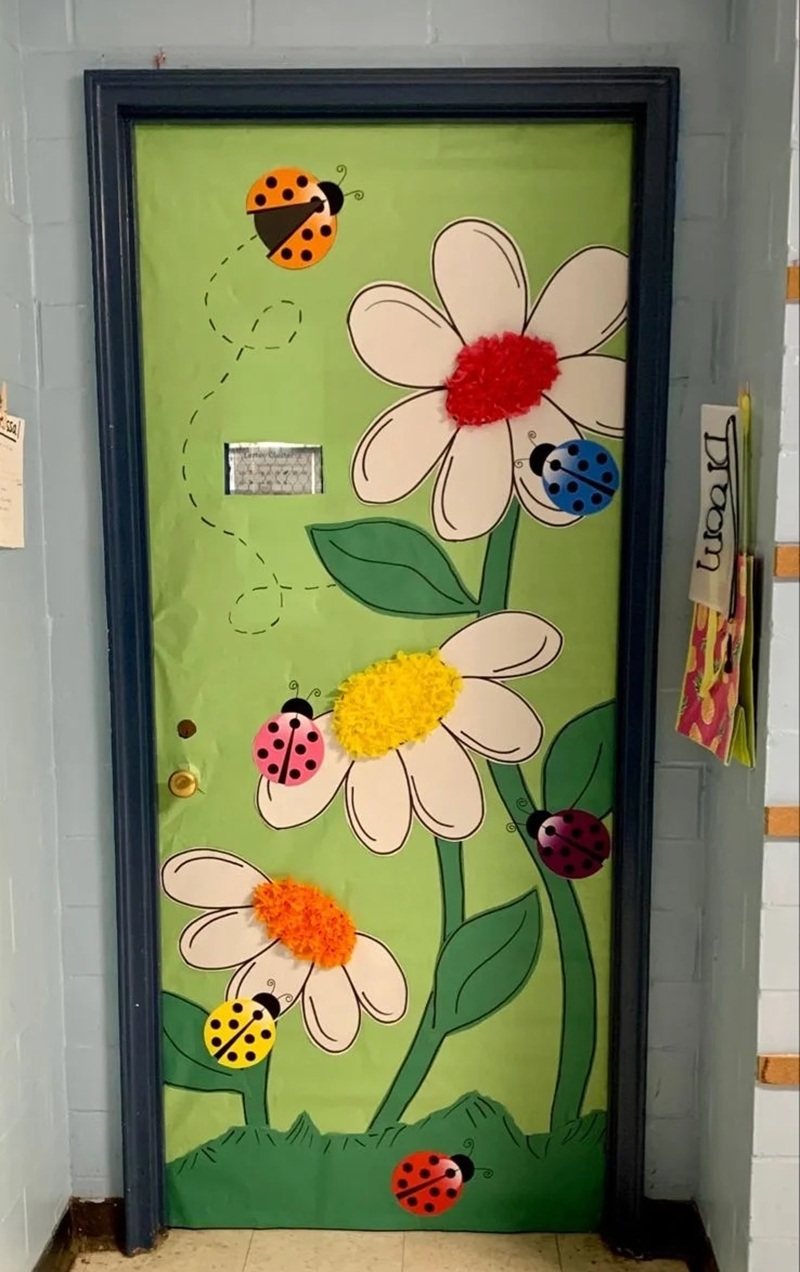 trang trí cửa lớp mầm non 25