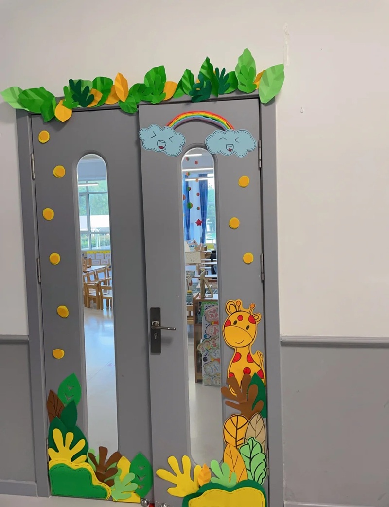 trang trí cửa lớp mầm non 27