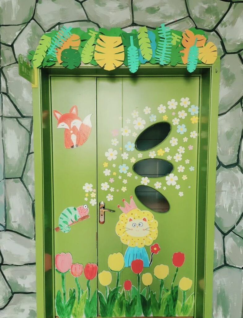 trang trí cửa lớp mầm non