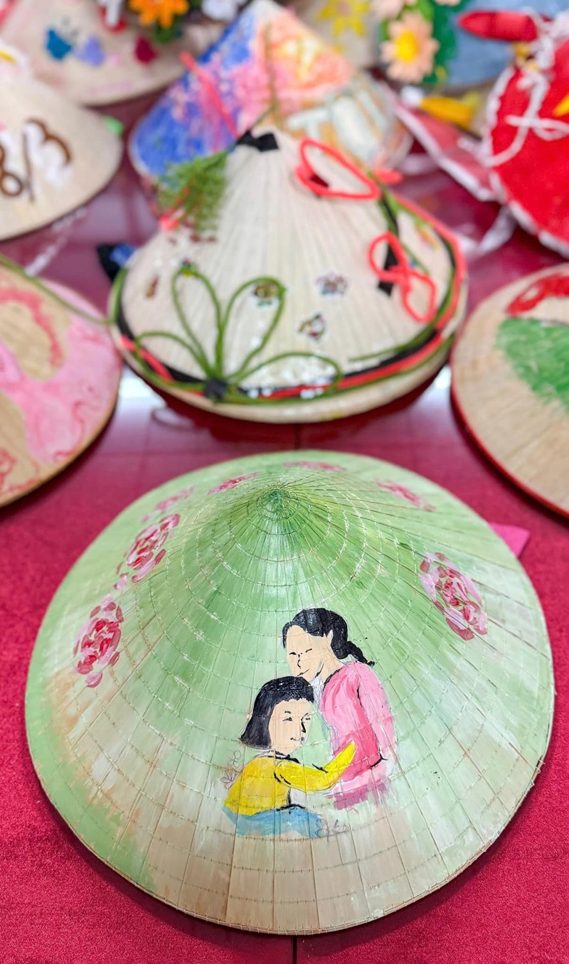 trang trí nón lá 7