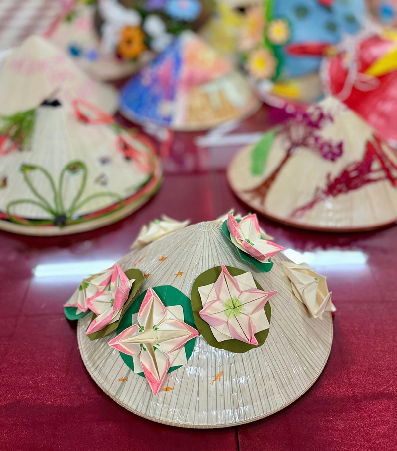 trang trí nón lá 9