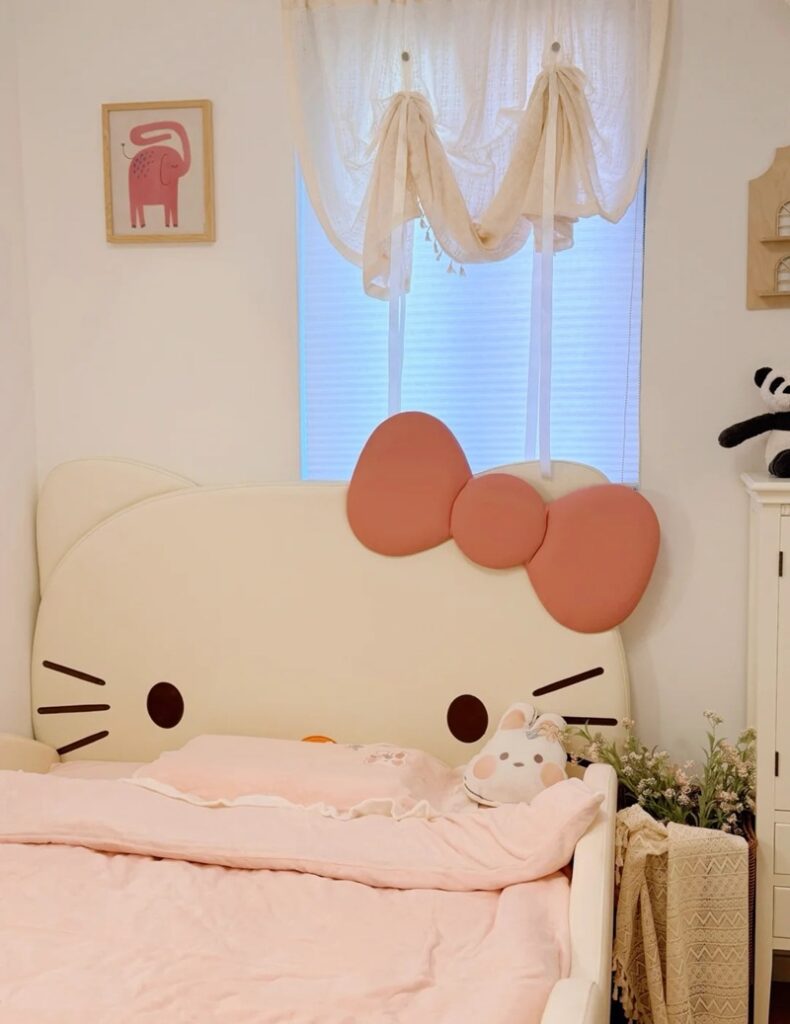 trang trí phòng hello kitty 35