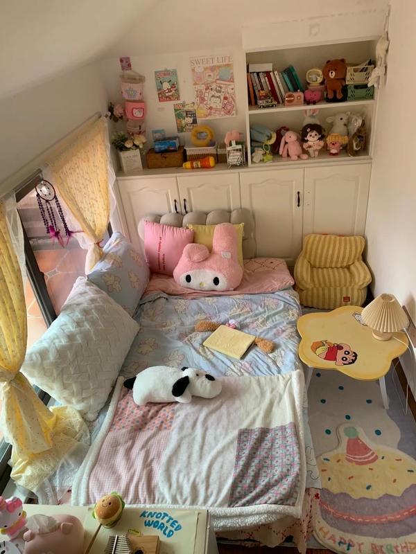 trang trí phòng ngủ nhỏ cho nữ 31