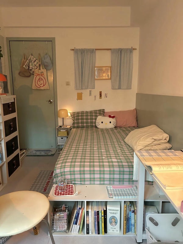 trang trí phòng ngủ nhỏ cho nữ 38