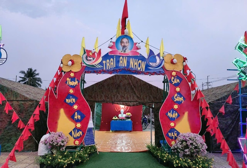 trang trí trại 38