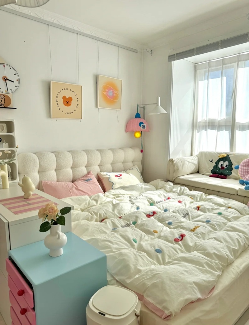 trang trí tường phòng ngủ 35