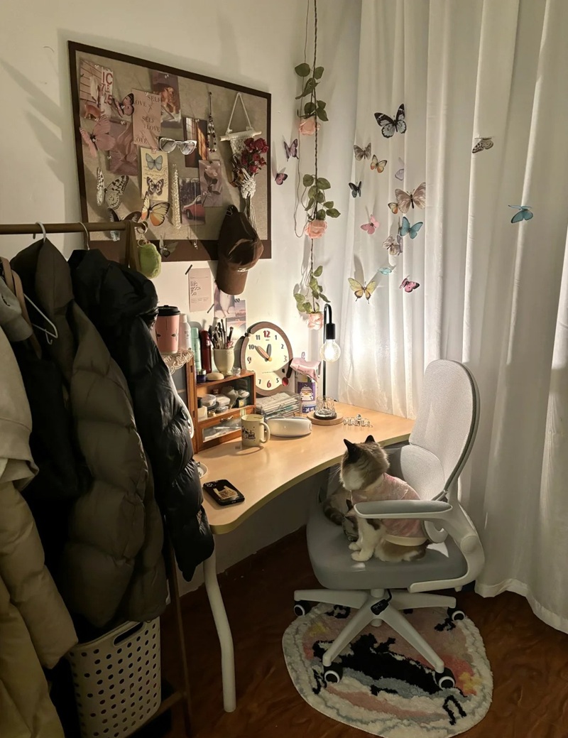 trang trí tường phòng ngủ 36