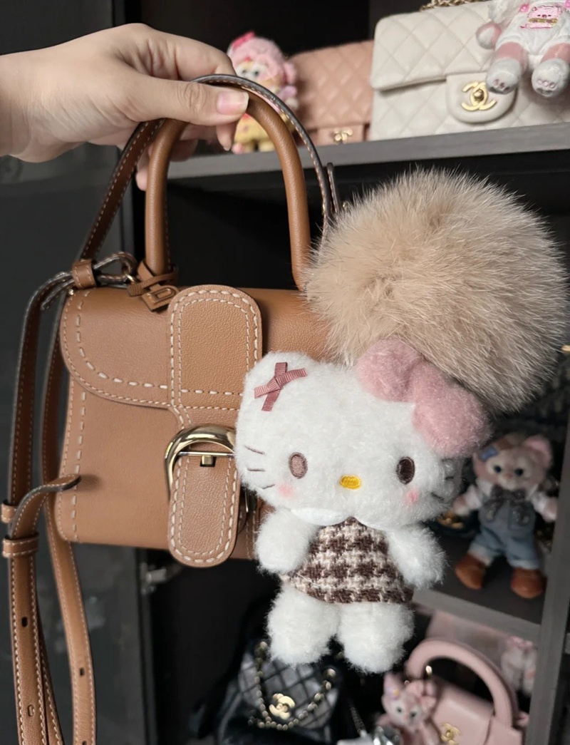 trang trí túi xách 5