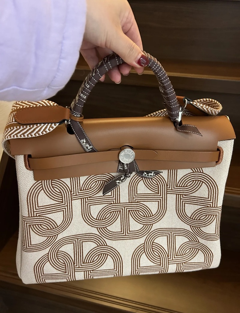 trang trí túi xách 9