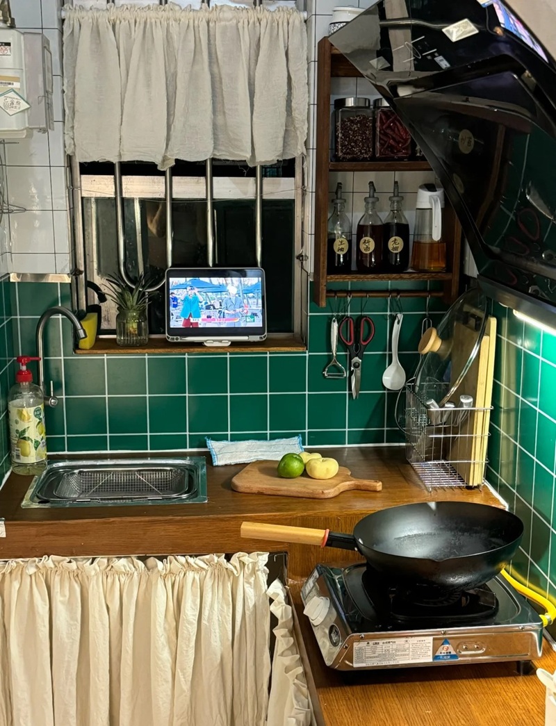 trang trí tường bếp 30