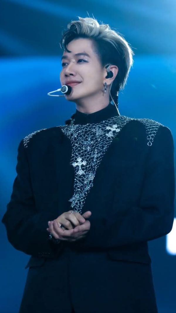 Hình nền Lou Hoàng (22)