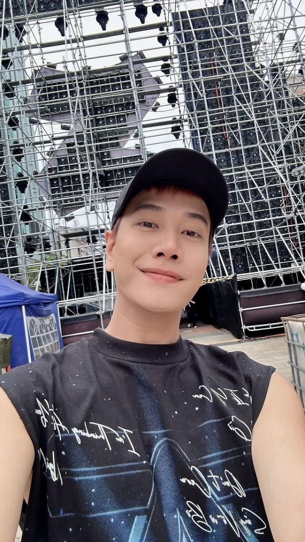 Hình nền Lou Hoàng (7)