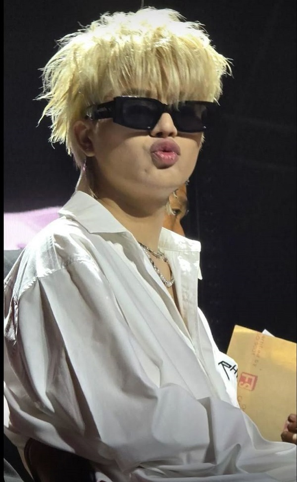 ảnh rhyder cute chu mỏ (6)