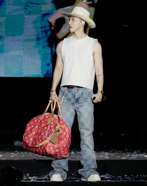 ảnh sơn tùng mtp mới nhất 2