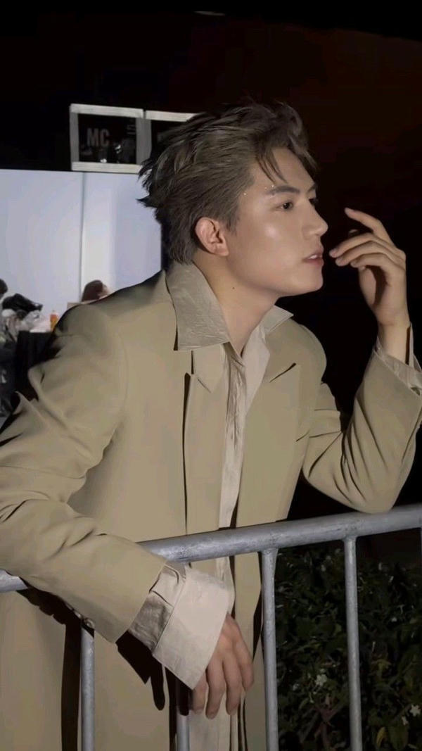 hình nền anh tú 4