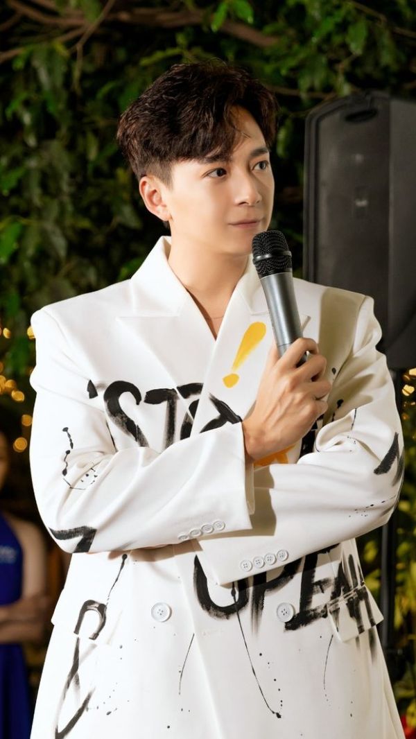 hình nền ngô kiến huy 7