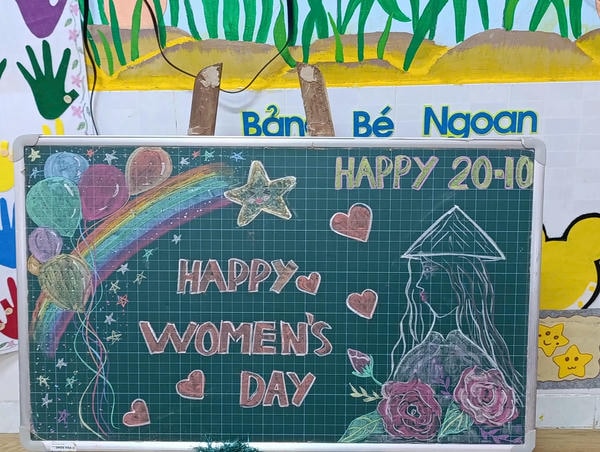 trang trí bảng 20 10 23