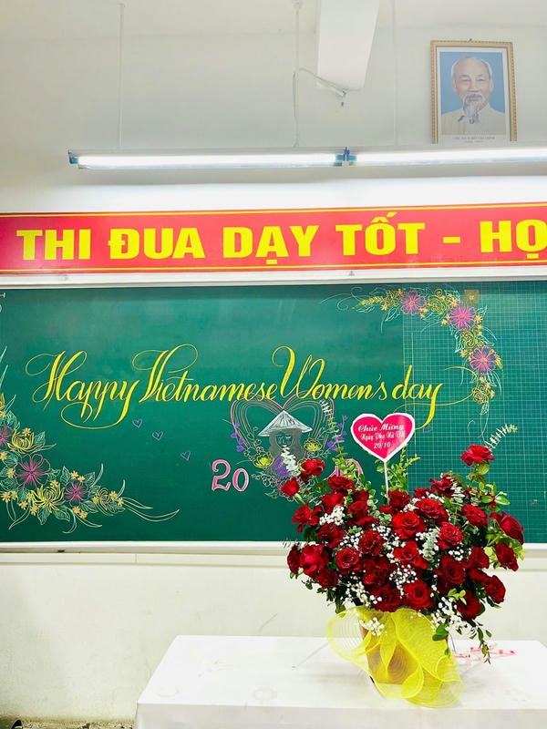 trang trí bảng 20 10 30