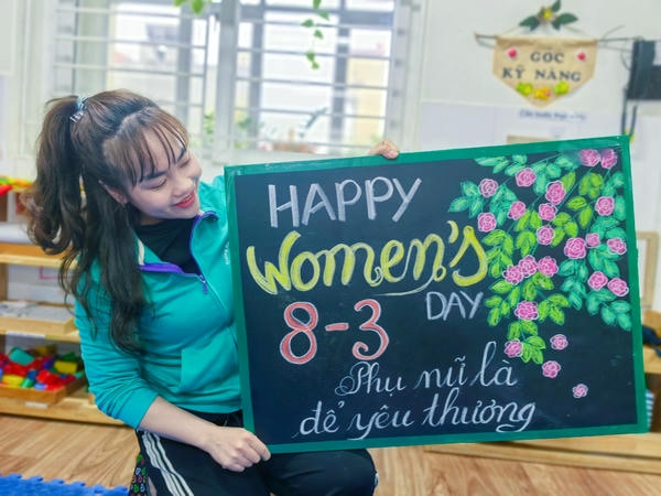 trang trí bảng 8 3 14