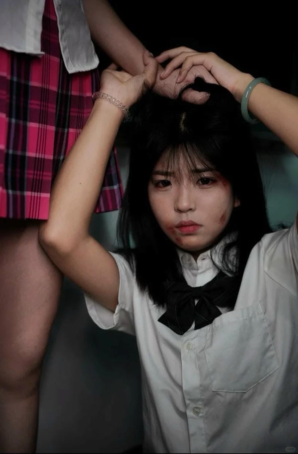 Hình ảnh bạo lực học đường (24)