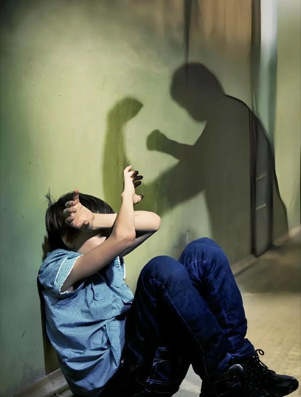 Hình ảnh bạo lực học đường (6)