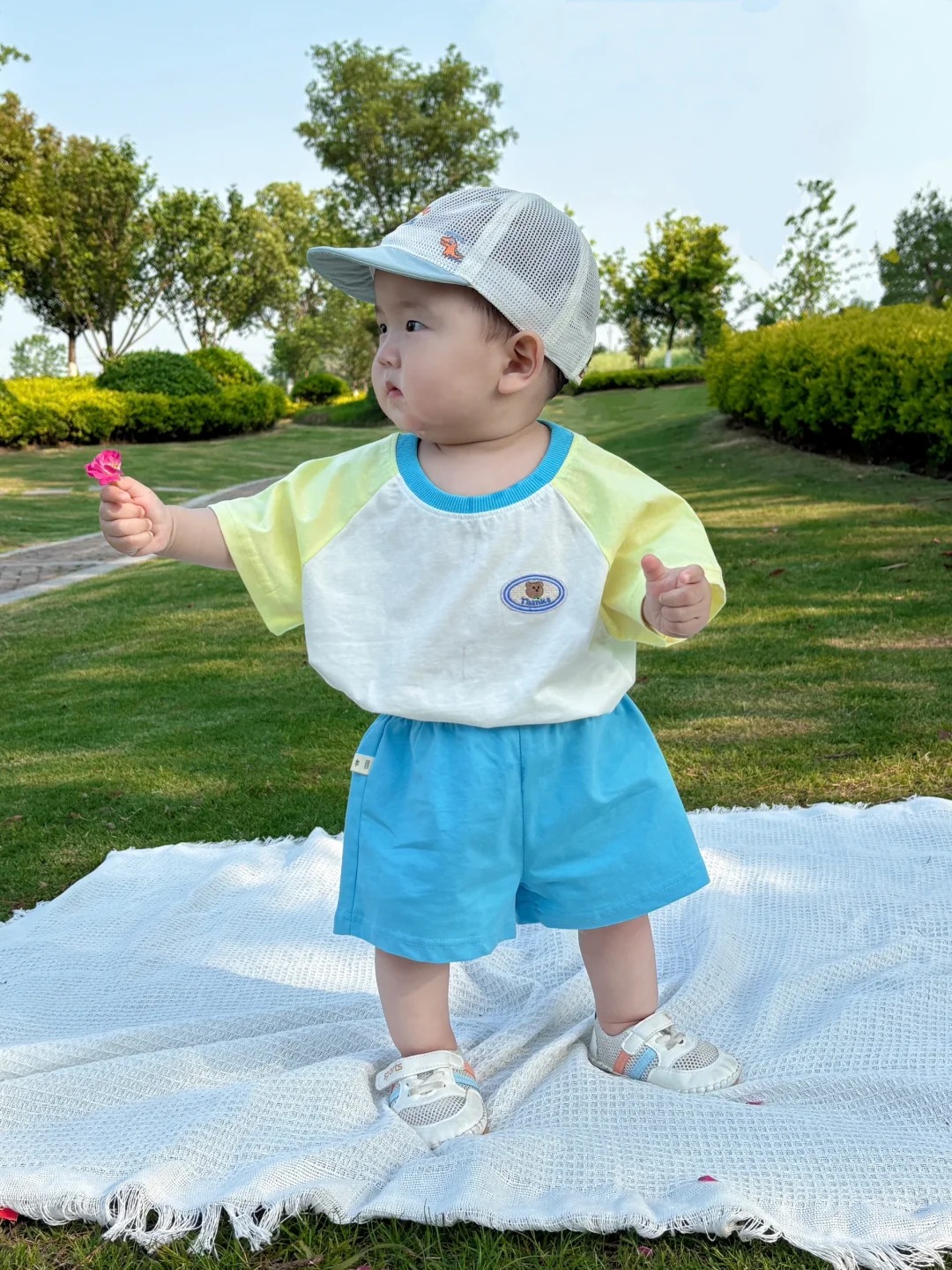 Hình ảnh em bé trai dễ thương (25)