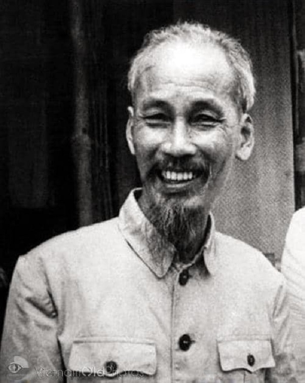 ảnh bác hồ đen trắng 19