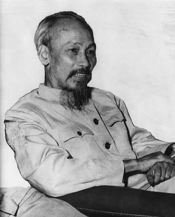 ảnh bác hồ đen trắng 2