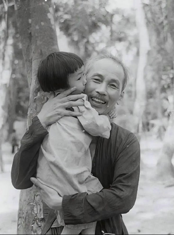 ảnh Bác Hồ đen trắng 23