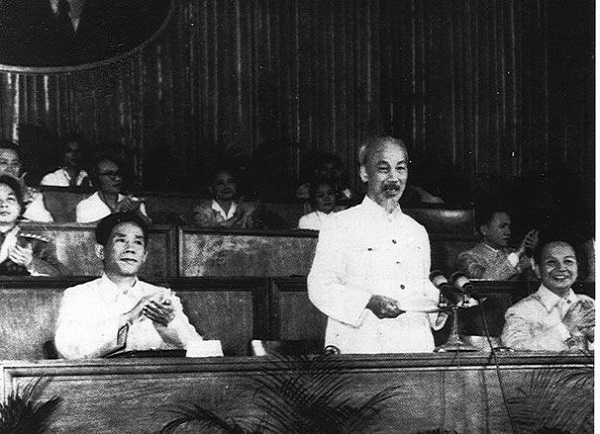 ảnh bác hồ đen trắng 29