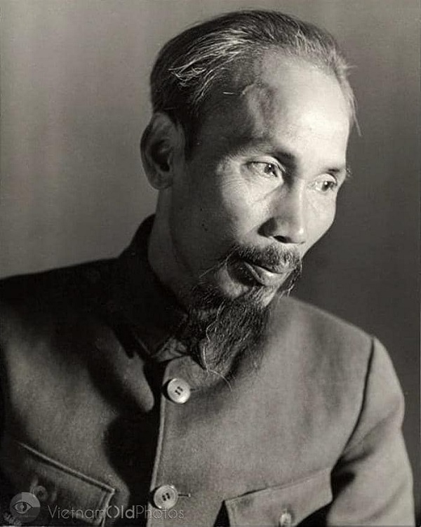 ảnh bác hồ đen trắng 7