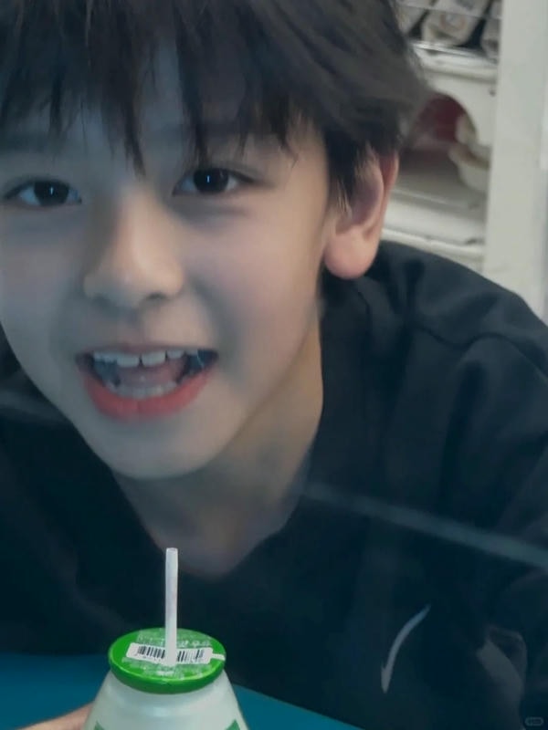 ảnh bé trai đáng yêu 10