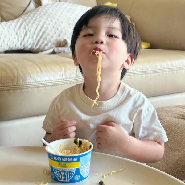 ảnh bé trai đáng yêu 14