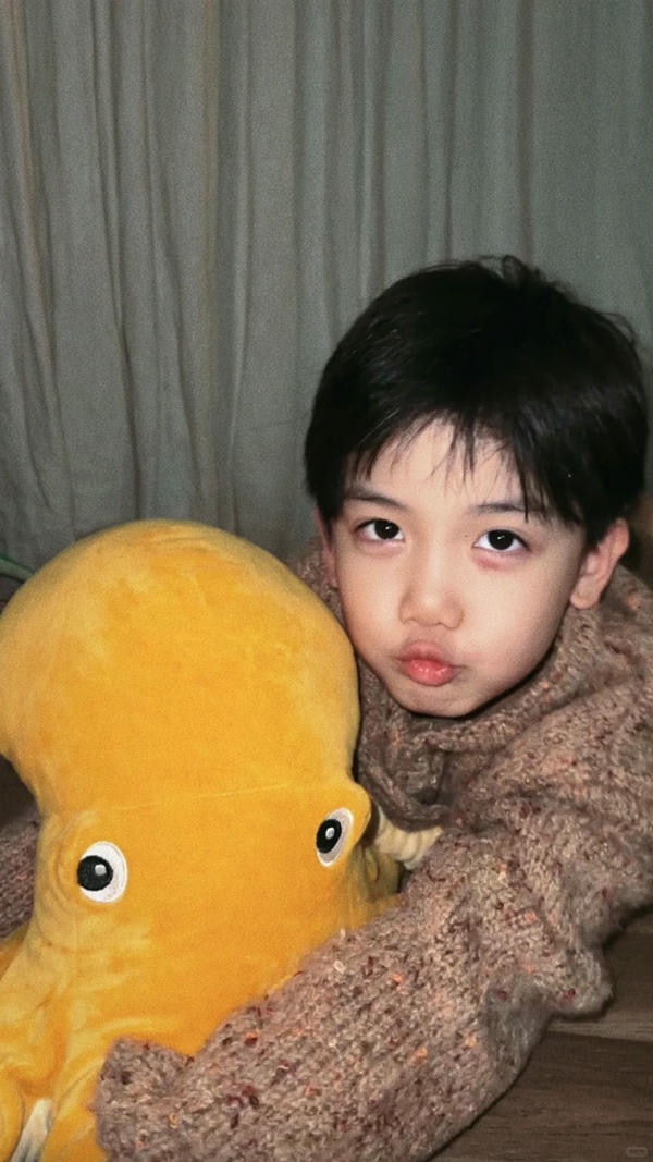 ảnh bé trai đáng yêu 23