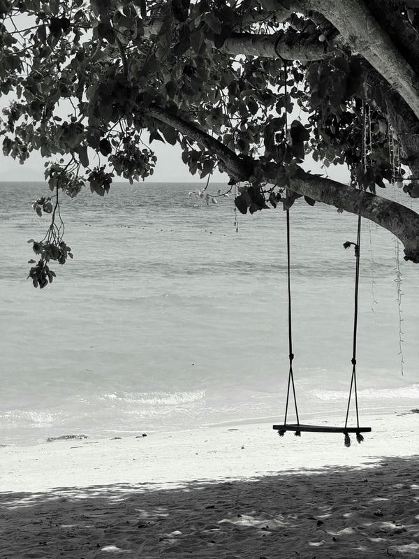 ảnh biển đen trắng 15