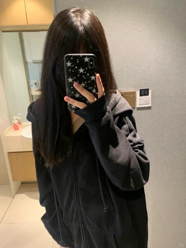 ảnh chụp trước gương che mặt nữ 24