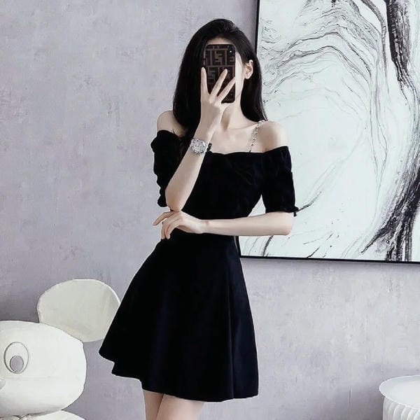 ảnh chụp trước gương che mặt nữ 37